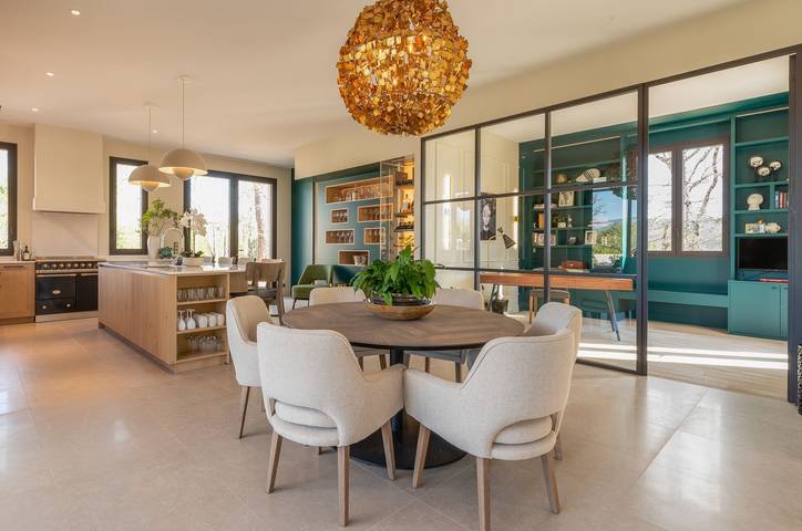 Location de vacances pour 8 personnes, avec terrasse et jardin à Tourrettes - 4