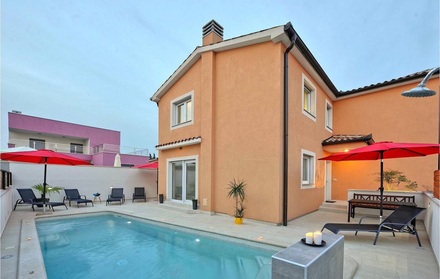 Geräumige 2-Zimmer-Wohnung mit Pool, in der Nähe des Stadtzentrums von Sisan in Sisan, Südküste Istrien