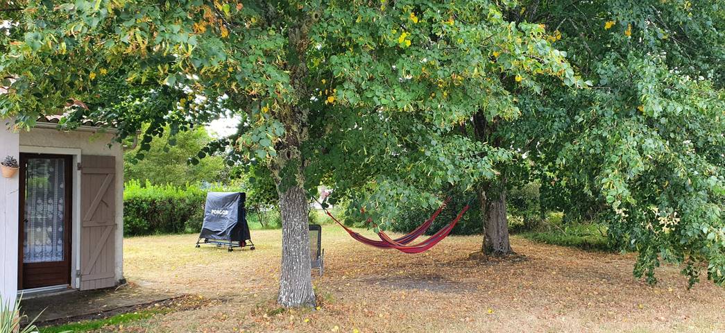 Gîte pour 8 personnes, avec jardin et terrasse, animaux acceptés à Saint-Michel-Escalus