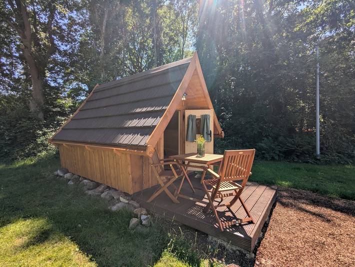 Ferienwohnung für 2 Personen, mit Balkon und Terrasse sowie Garten und Seeblick in Papenburg