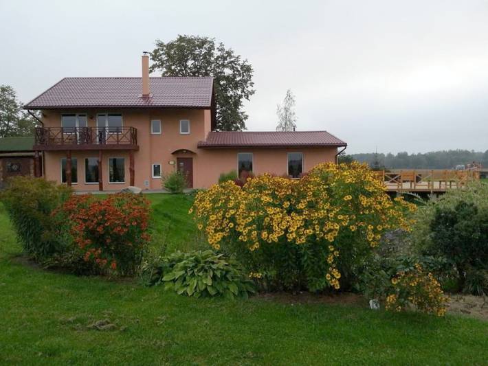 Apartamento para 30 personas, con jardín además de jacuzzi y sauna en Letonia