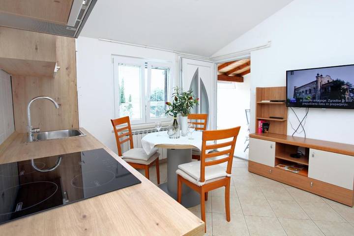 Ferienwohnung für 4 Personen, mit Garten und Terrasse sowie Ausblick in Portoroz - 2