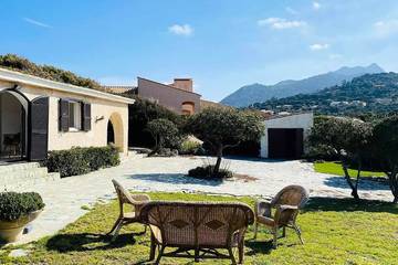 Location de vacances pour 7 personnes, avec jardin dans Plage de la Marine de Davia