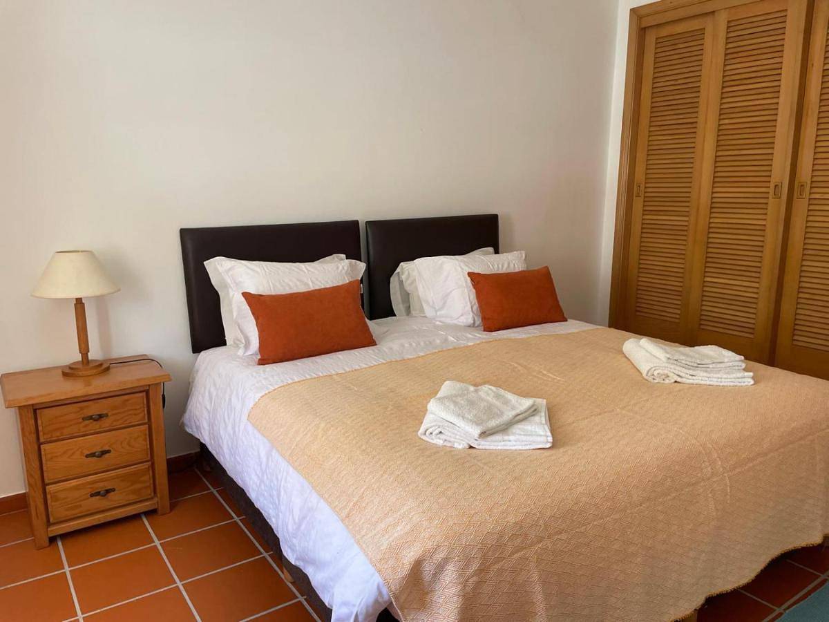 Apartamento inteiro, Two-Bedroom Apartment in Amoreira, Leiria distrito