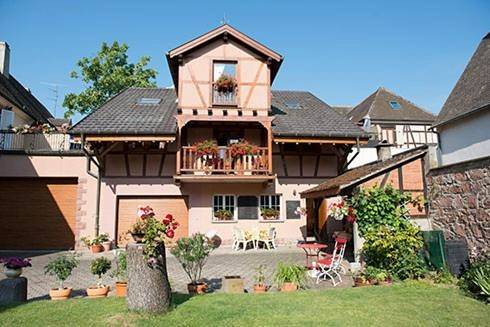 Ferienhaus für 4 Personen, mit Balkon und Terrasse sowie Garten und Ausblick in Ammerschwihr