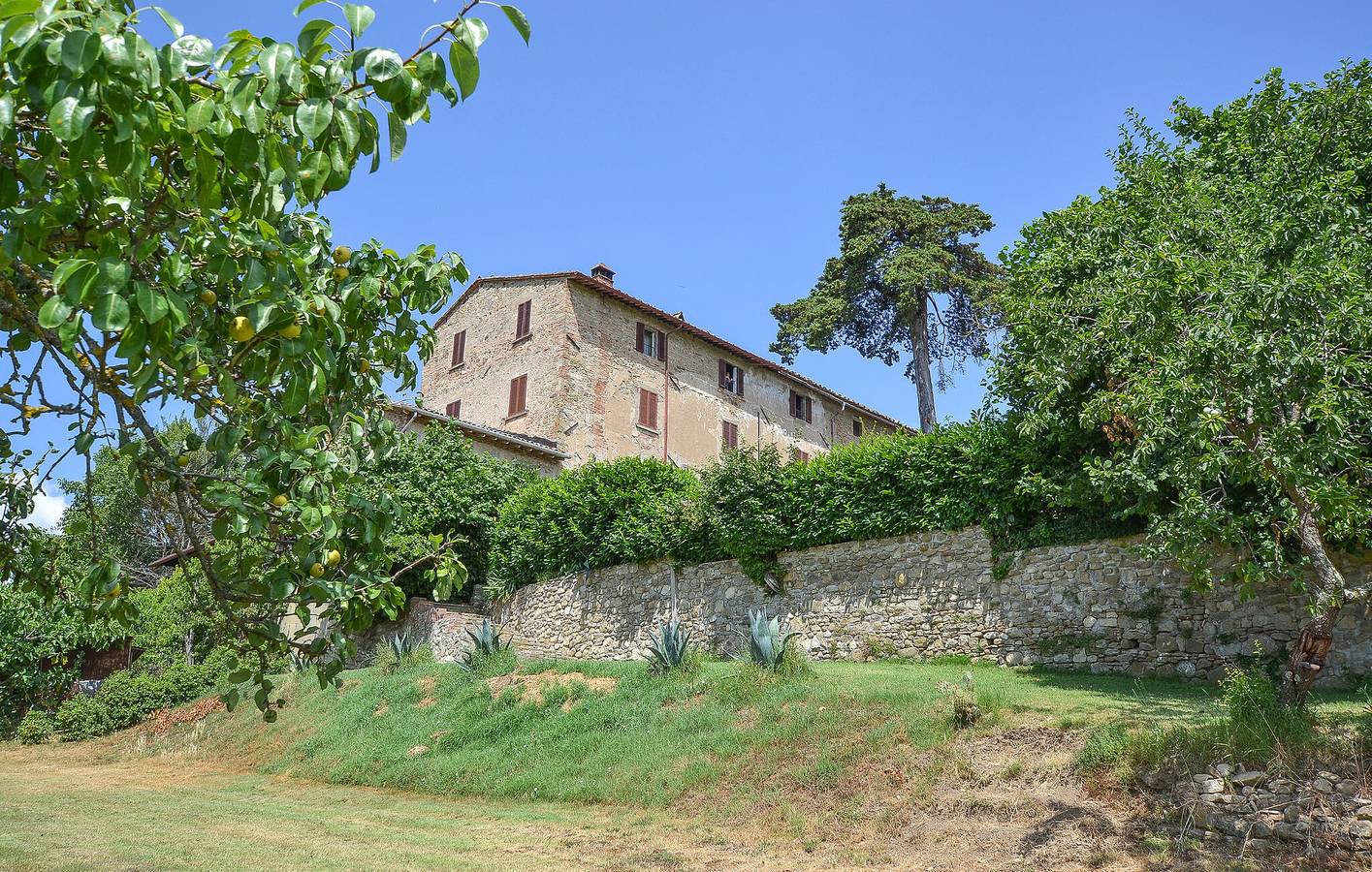 Apartamento junto a la piscina con aparcamiento y jardín in Città di Castello, Valtiberina
