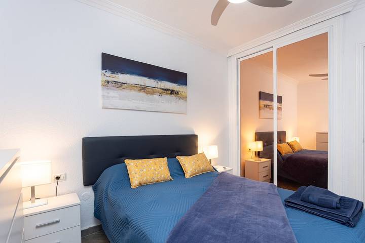 Entire apartment, Home2Book Cozy Flat Las Americas Beach, Pool in Playa de las Américas, Arona