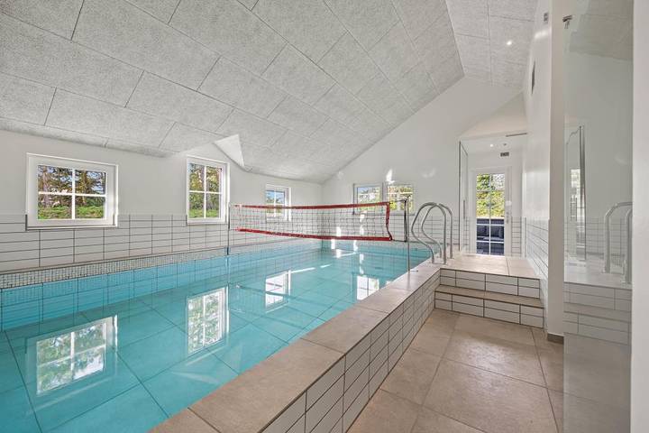 5-star holiday home with swimming pool, outdoor hot tub and steam room in Blavand, Varde Region