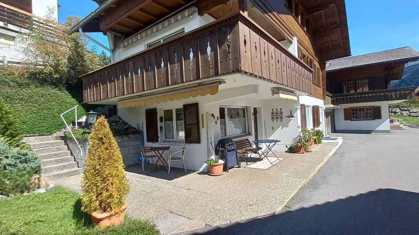 Hütte für 3 Personen, mit Terrasse in Adelboden