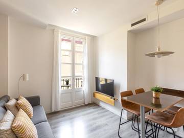 Holiday Apartment for 4 People in Sants-Montjuïc, Barcelona, Photo 3