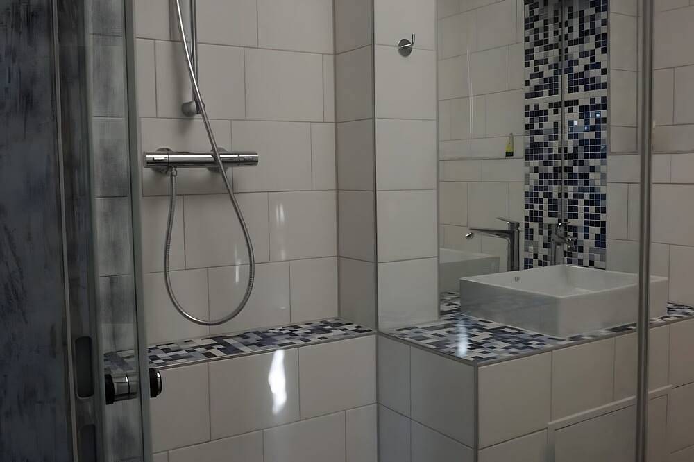 Ganze Wohnung, Studio 'Zwischen Wald und See' mit Seeblick und privatem Garten in Meinerzhagen, Biggesee