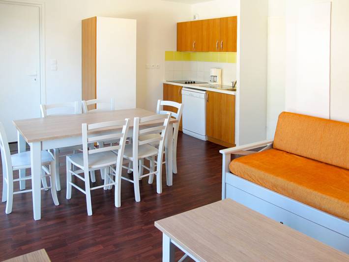 Gîte pour 6 personnes, avec sauna ainsi que bassin pour enfant et balcon à Parentis-en-Born - 4