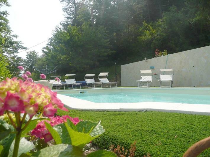 Maison de vacances pour 3 personnes, avec Terrasse et Jardin ainsi que Piscine et Vue à Sospel