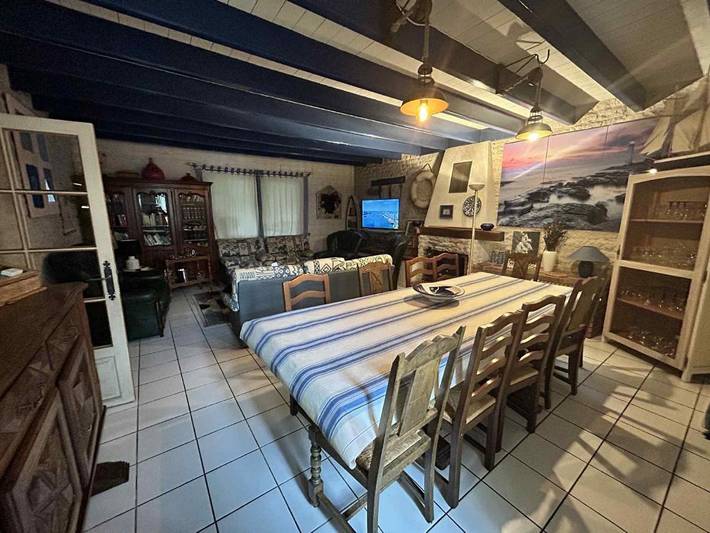 Location de vacances pour 10 personnes, avec jardin ainsi que piscine et jacuzzi, animaux acceptés à La Grève-sur-Mignon - 4