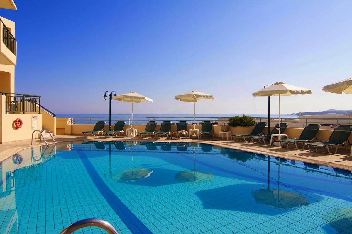 Hel lejlighed, Holiday home complex with pool, close to the sea, wifi | Sfakaki, Crete in Rethymno region