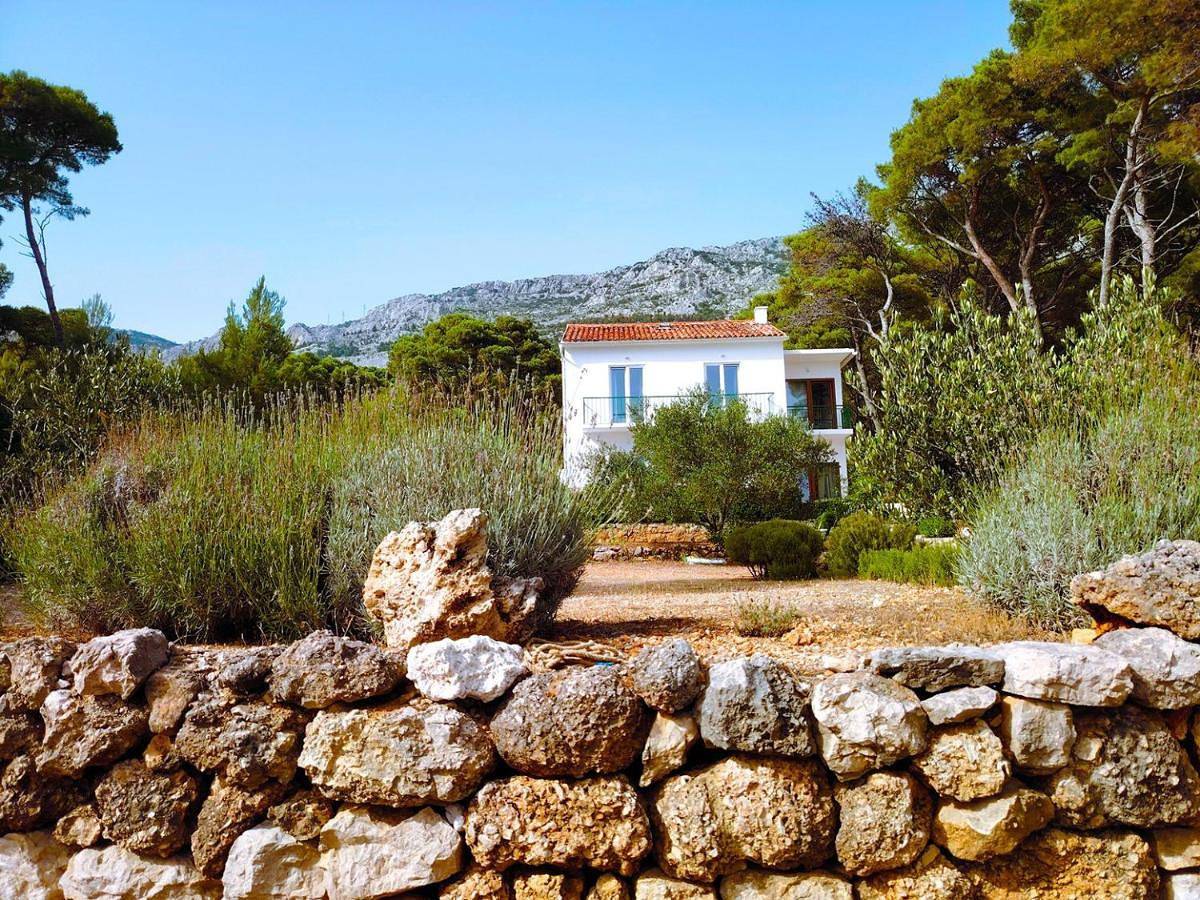 Right on beach in Brela Villa Marisbella in Punta Rata, Brela