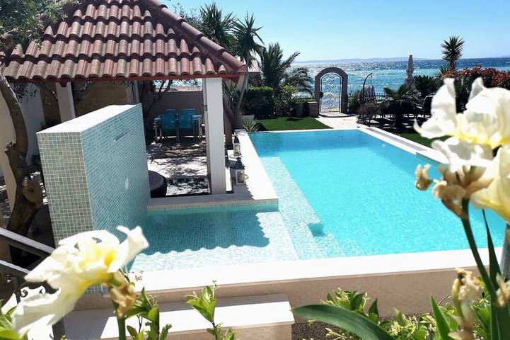 Ferienhaus für 10 Personen, mit Garten und Terrasse in Podstrana