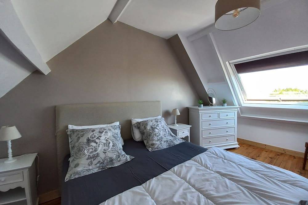 Quiet fisherman's cottage, 400 m from beach, sea view. Ideal for families in Réville, Cherbourg und Umgebung