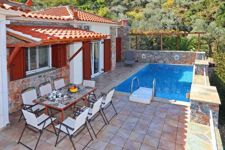 Location de vacances pour 10 personnes, avec piscine ainsi que jardin et vue, animaux acceptés dans Stafylos - 2