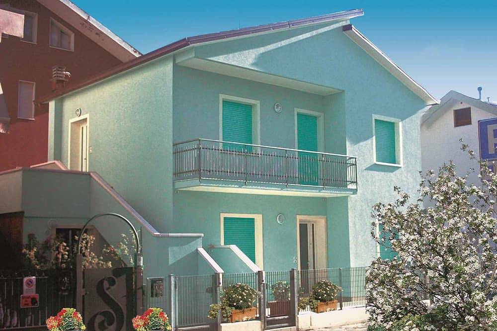 Apartamento entero, Apartamento de vacaciones a 150 m de la playa in Fogliano Marina, Riccione