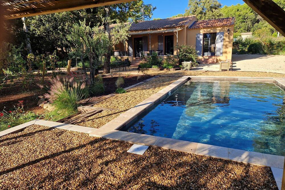 Sud Luberon,  en Provence, la maison de Lily in Grambois, Parc naturel régional du Luberon