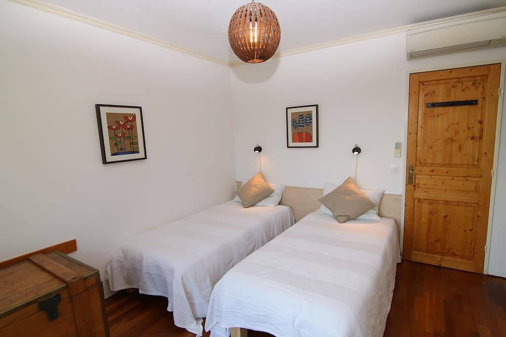 Splendid Cannes Villa, Fine Gated Domain, Private pool in Cannes, Cannes region