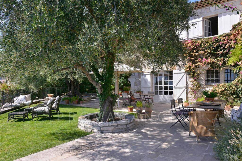 Big holiday house with pool and views at Vence in Vence (Alpes Marítimos), Region de Cannes