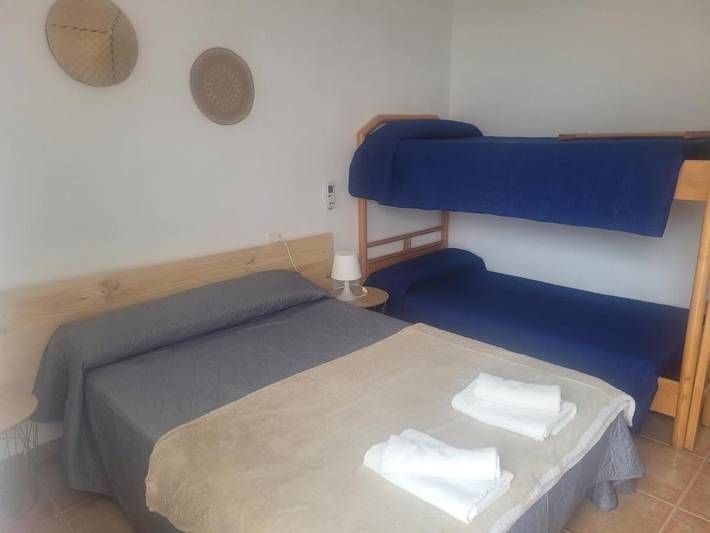 Location de vacances pour 3 personnes, avec jardin ainsi que terrasse et vue, animaux acceptés à Amposta - 2