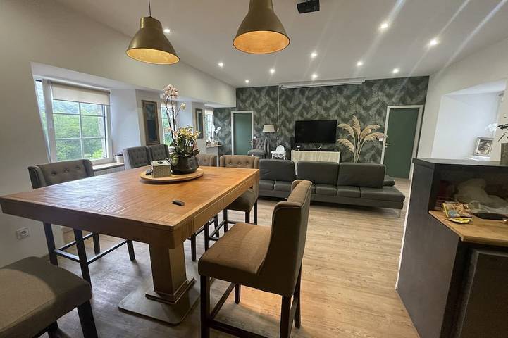 Location de vacances pour 7 personnes, avec terrasse et jardin à Plounéventer - 3