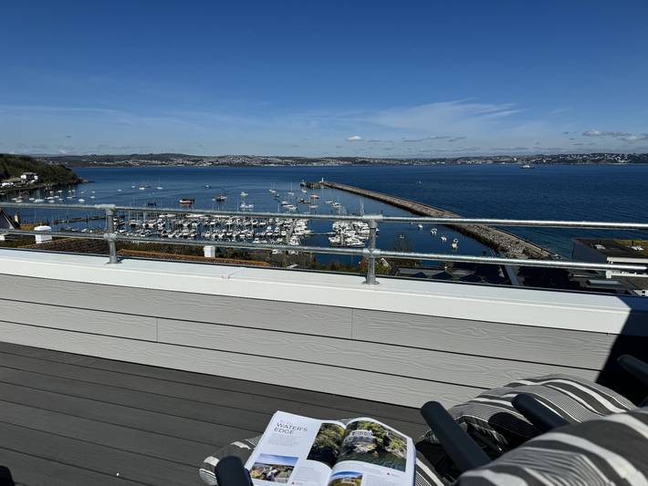 Ferienhaus für 6 Personen, mit Balkon und Terrasse sowie Garten und Ausblick