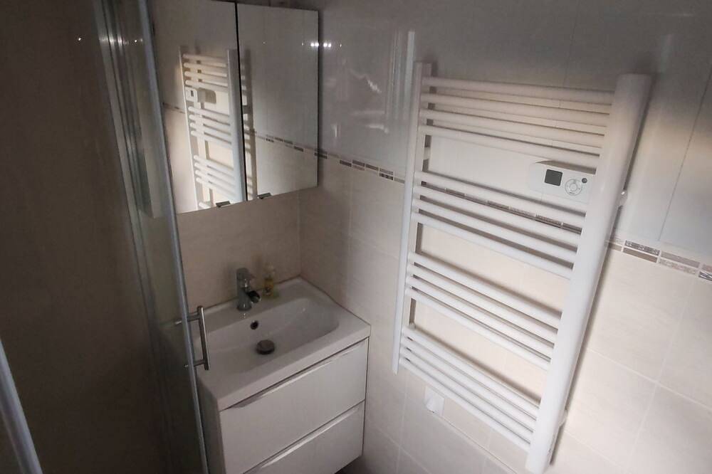 Apartamento entero, Studio Le Cocon du Sud clim Netflix prime piscine in Lignan-sur-Orb, Region de Béziers