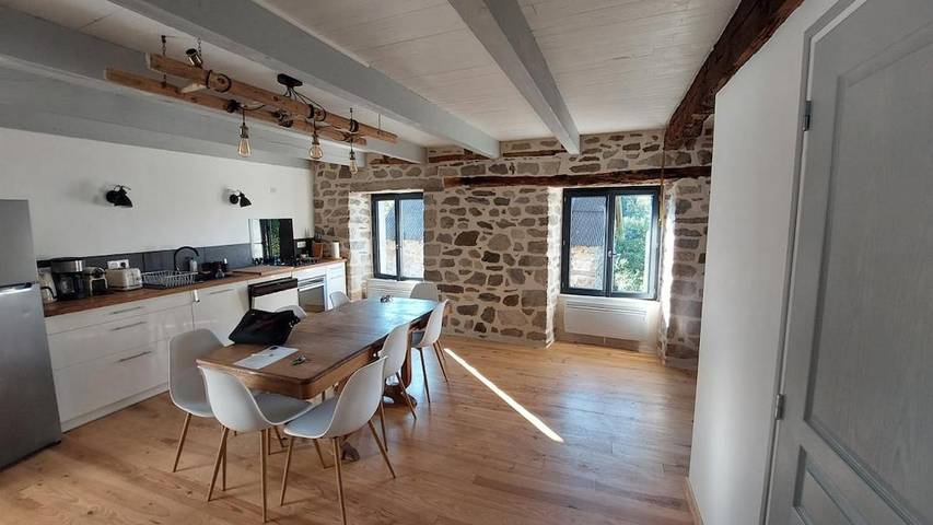 Location de vacances pour 5 personnes, avec terrasse et vue à Champs-sur-Tarentaine-Marchal - 3