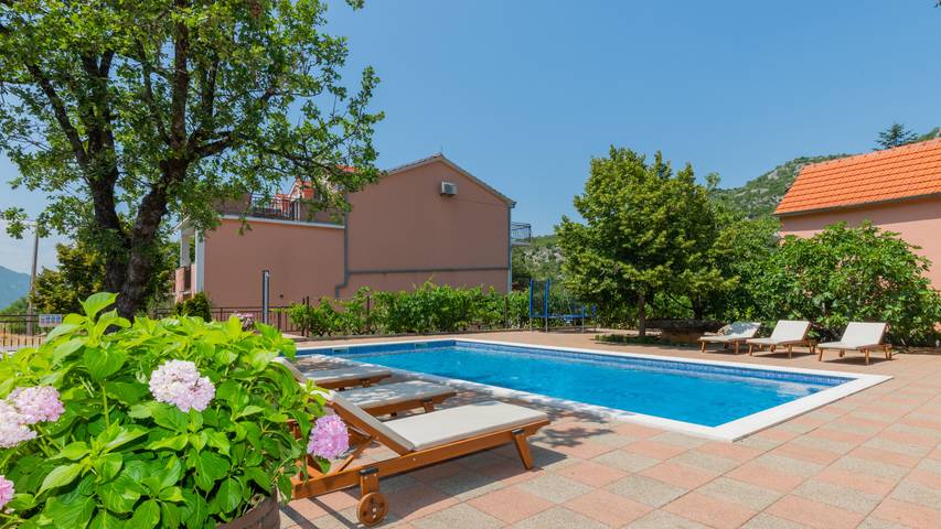 Villa für 12 Personen, mit Garten und Terrasse - 1