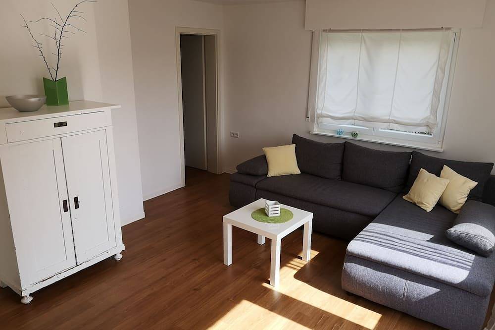 Appartement entier, Appartement exclusif à Baach parmi les vignobles de Winnenden près de Stuttga in Winnenden, Arrondissement de Rems-Murr