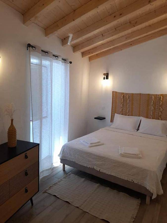 Three-Bedroom House in Alqueva, Portel