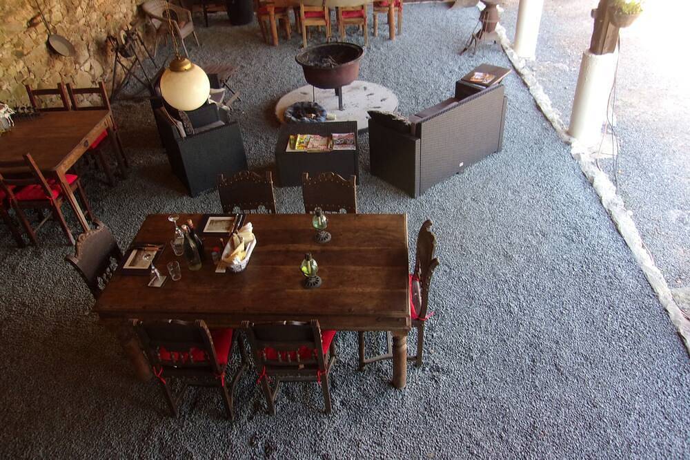 B&B dans une ferme fortifiée in La Forêt-sur-Sèvre, Deux-Sèvres