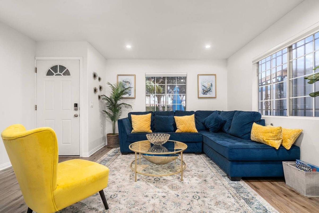 The Avalon - Modern, Colorful, w/ Private Parking in Los Angeles, Los Angeles County