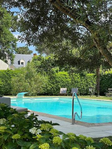 Location de vacances pour 12 personnes, avec piscine ainsi que vue et balcon dans Plage de Nauzan