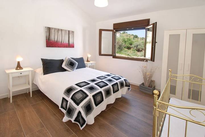 Casa de campo increíble (7P)-piscina-mascotas - naturalez -privado-WIFI-airco in Comares, Provincia de Málaga