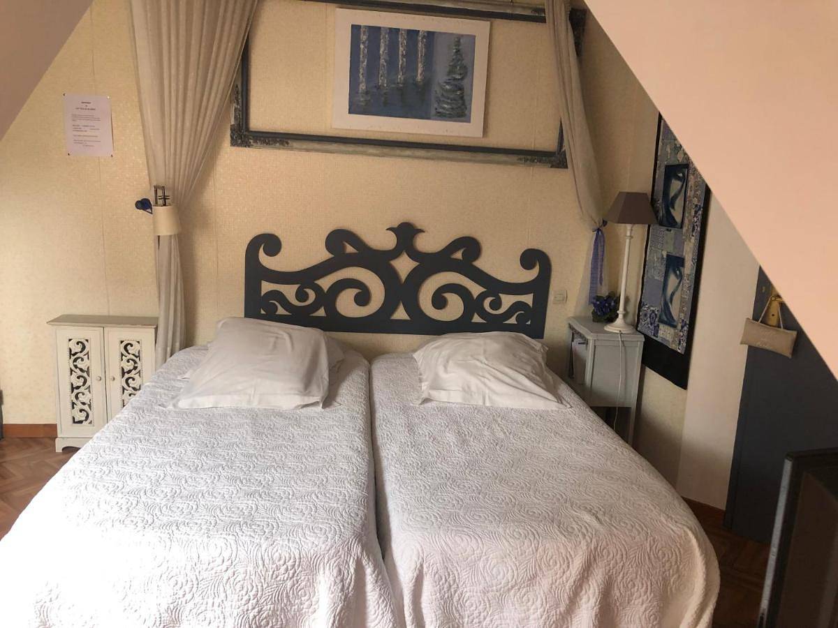 Twin Room with Garden View in Verton, Région de Montreuil