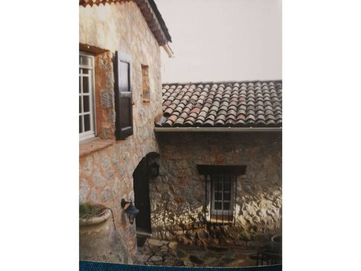 Location de vacances pour 6 personnes, avec jacuzzi ainsi que jardin et piscine à Châteauneuf-Grasse - 2