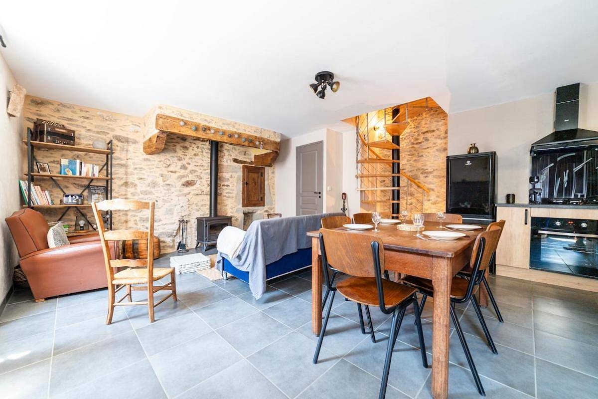 Three-Bedroom Home in Castanet (Aveyron), Aveyron