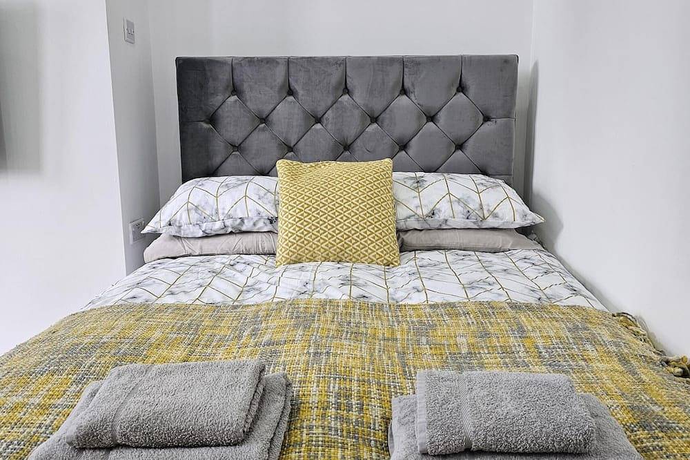 Entire apartment, Deluxe Studio King Ensuite in Edgerton in Huddersfield, West Yorkshire