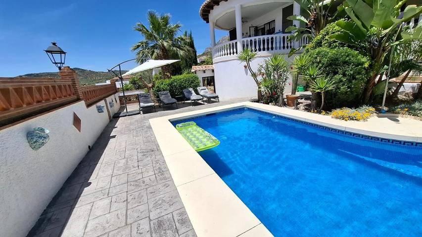 Casa rural para 5 personas, con piscina además de jardín y vistas en Periana - 3