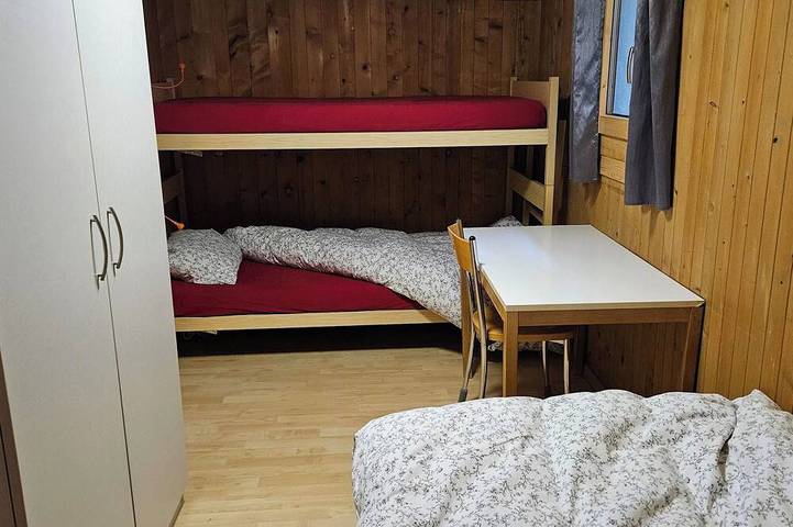 Ganze Wohnung, Burkhalter Appartement/Fewo, Dusche oder Bad, Wc 4-Bettwohnung in Saanenmöser, Zweisimmen