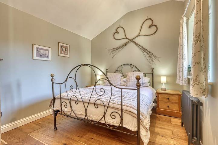 The Stables , Surrey Hills in Albury, Guildford