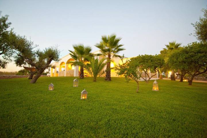 Casa vacanza per 5 persone, con giardino e panorama nonché piscina per bambini e piscina, adatto a famiglie con bambini a Sannicola
