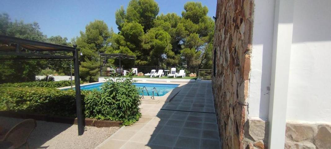 Casa de vacaciones para 11 personas, con vistas además de jardín y piscina en Provincia de Guadalajara - 3