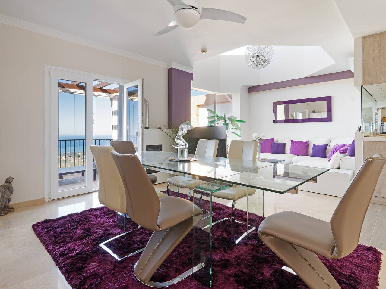 Maison moderne avec jacuzzi et spa à Ojen in Urbanizacion Las Jacarandas, Costa del Sol
