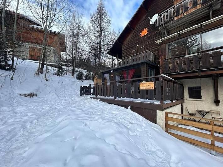 Chalet pour 6 personnes, avec jardin ainsi que vue et terrasse